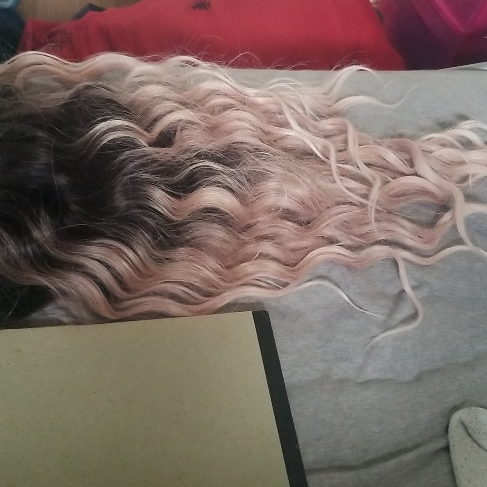 Wig - Picture 3 of 3